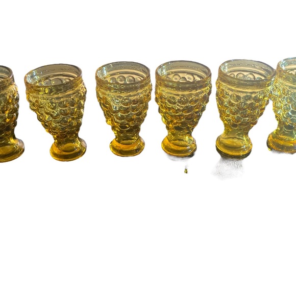 Vintage amber glass decanter and cup set UV reactive grape motif - Picture 3 of 14